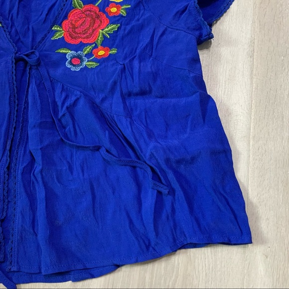 Forever 21 Royal Blue Embroidered Tie Front Top L - Picture 3 of 9